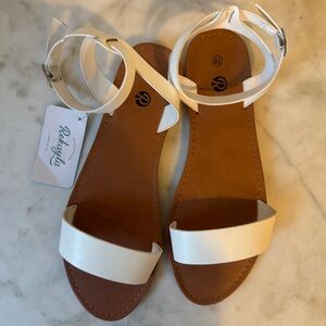 New Rekayla White Sandals - size 8.5